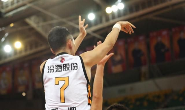 九游体育官网-埃因霍温今晚官宣签约，志在CBA常规赛名次提升，态度坚定，赛季目标并未改变的简单介绍